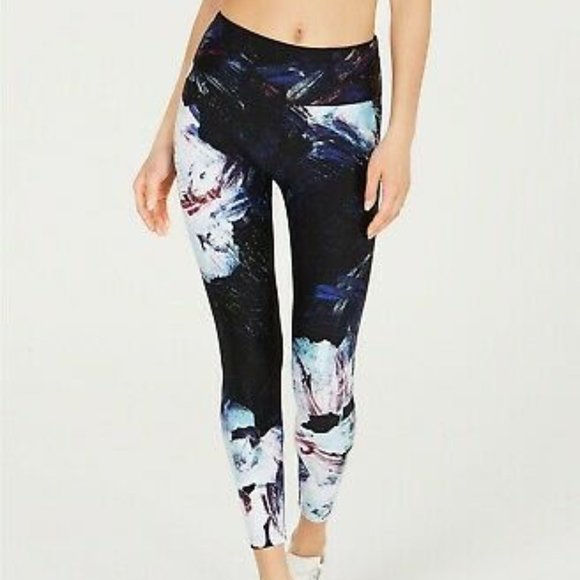 Calvin Klein Pants - NWT Calvin Kleins Performance Leggings